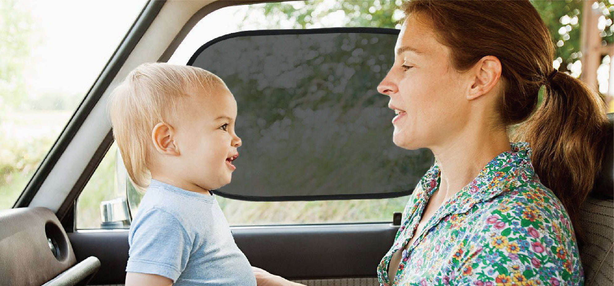 Pare-soleil autocollant